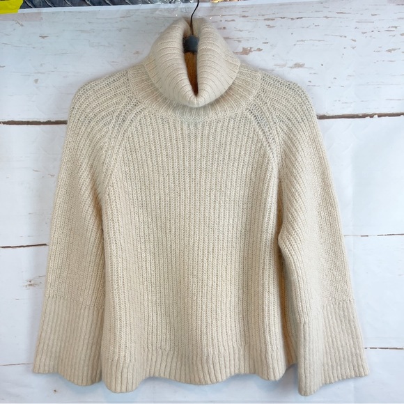 Club Monaco | Ribbed Turtleneck Sweater, M - Picture 2 of 9